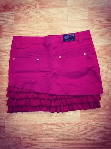 Mini suknja u boji fuksije sa slojevima karnera. Dizajnirana je sa na lalafo.rs — 2 Mini suknja u boji fuksije sa slojevima karnera. Dizajnirana je sa — 2