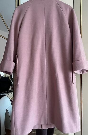 Ženski kaput u svetlo‑ružičastoj boji, elegantnog A kroja do kolena at lalafo.rs — 2 Ženski kaput u svetlo‑ružičastoj boji, elegantnog A kroja do kolena — 2