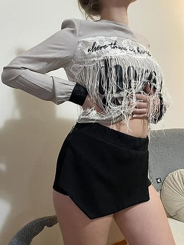 Crna mini suknja-šorts, vel L. Bluza Ps… fashion vel 38 - 1400 din na lalafo.rs — 4 Crna mini suknja-šorts, vel L. Bluza Ps… fashion vel 38 - 1400 din — 4