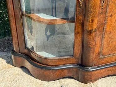 Antique Dressers: Stara stilska komoda u intarziji Stara stilska komoda Diskretno at lalafo.rs — 3 Antique Dressers: Stara stilska komoda u intarziji Stara stilska komoda Diskretno — 3