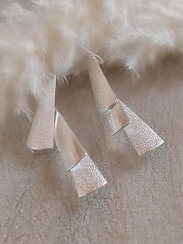 Minđuše zig 925 - Materijal: srebro - Dizajn: izduženi geometrijski na lalafo.rs — 1 Minđuše zig 925 - Materijal: srebro - Dizajn: izduženi geometrijski — 1