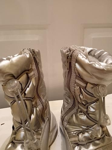 Očuvane vodootporne, prijatne i tople čizmice za devojčice – broj 28 na lalafo.rs — 5 Očuvane vodootporne, prijatne i tople čizmice za devojčice – broj 28 — 5