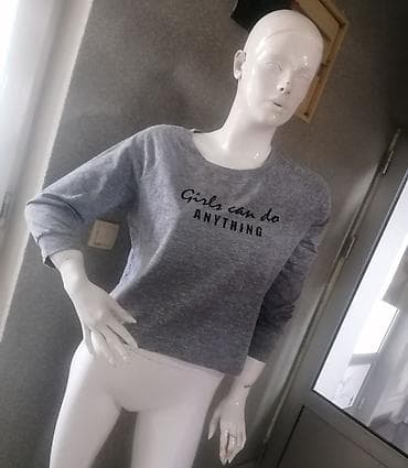 Ženska dukserica sa natpisom - Model: casual crop dužina, blago širi na lalafo.rs — 1 Ženska dukserica sa natpisom - Model: casual crop dužina, blago širi — 1