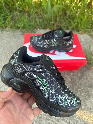 Nike air max tn dečije patike crno zelene NOVO Novo Brojevi 31 do 36 na lalafo.rs Nike air max tn dečije patike crno zelene NOVO Novo Brojevi 31 do 36