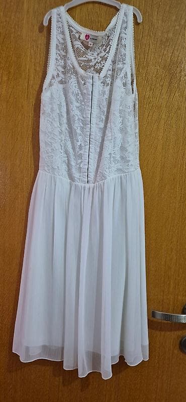 zenske broj: Bela ženska haljina bez rukava, veličina M (etiketa: b.wearen). Gornji at lalafo.rs — 2 zenske broj: Bela ženska haljina bez rukava, veličina M (etiketa: b.wearen). Gornji — 2