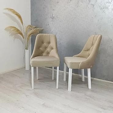 Tapacirane barske stolice – elegantan dizajn sa dugmićima kom 69€ - na lalafo.rs — 1 Tapacirane barske stolice – elegantan dizajn sa dugmićima kom 69€ - — 1