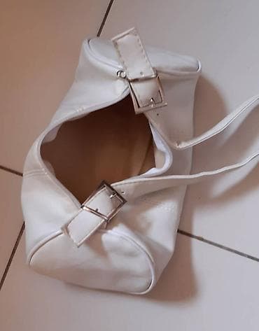 cista koza broj: Bela kožna torbica sa ručkom na rame. Dimenzije: 28 x 19 x 13 cm na lalafo.rs — 3 cista koza broj: Bela kožna torbica sa ručkom na rame. Dimenzije: 28 x 19 x 13 cm — 3