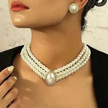 Set nakita – trostruki biserni choker i minđuše - Elegantna ogrlica u na lalafo.rs — 2 Set nakita – trostruki biserni choker i minđuše - Elegantna ogrlica u — 2