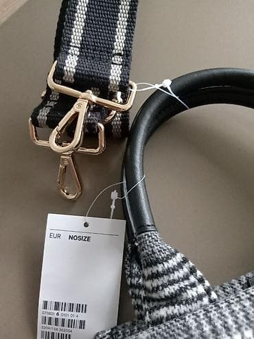 Other: Mini torba sa kariranim dezenom (siva/crna/bela) - Materijal: meka at lalafo.rs — 3 Other: Mini torba sa kariranim dezenom (siva/crna/bela) - Materijal: meka — 3