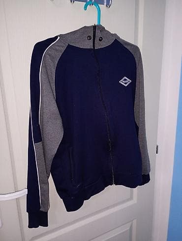 Muška dukserica sa rajsferšlusom – Belluno Urban Wear, veličina M - na lalafo.rs — 1 Muška dukserica sa rajsferšlusom – Belluno Urban Wear, veličina M - — 1