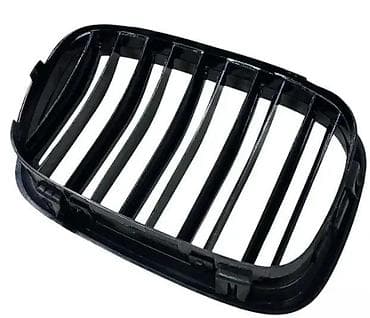 Prednja maska, gril bubrezi Bmw e39 M look. Prednja maska Bmw e39 M na lalafo.rs Prednja maska, gril bubrezi Bmw e39 M look. Prednja maska Bmw e39 M