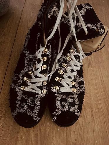 Guči cipele br : 40
Korištene bez oštećenja at lalafo.rs — 4 Guči cipele br : 40
Korištene bez oštećenja — 4