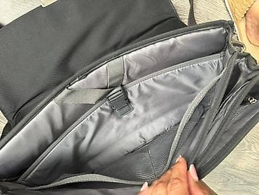 SAMSONITE poslovna torba za laptop, dokumenta i sitnice. Ima više na lalafo.rs — 4 SAMSONITE poslovna torba za laptop, dokumenta i sitnice. Ima više — 4