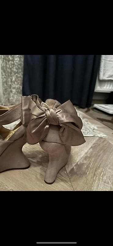Alexander McQueen ženske cipele na platformu i klinastu na lalafo.rs — 2 Alexander McQueen ženske cipele na platformu i klinastu — 2