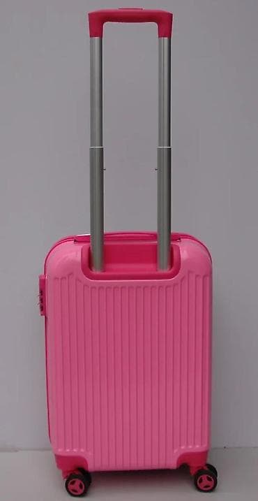 Travel suitcases and bags: Set kofera Hello Kitty – 2 kom - Dizajn: roze sa motivima Hello at lalafo.rs — 9 Travel suitcases and bags: Set kofera Hello Kitty – 2 kom - Dizajn: roze sa motivima Hello — 9