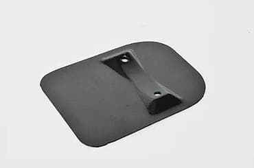 Deo za vozilo tamne boje, pravougaonog oblika sa zaobljenim ivicama na lalafo.rs Deo za vozilo tamne boje, pravougaonog oblika sa zaobljenim ivicama