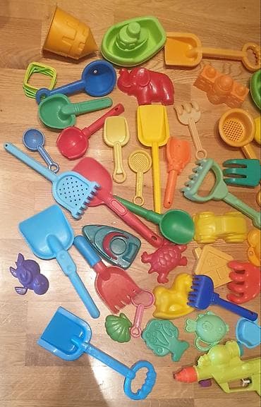 Set za plažu, za igru u pesku, lot, sve sa slike. Grabulja, lopatica na lalafo.rs — 2 Set za plažu, za igru u pesku, lot, sve sa slike. Grabulja, lopatica — 2