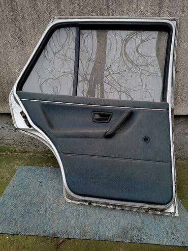 Vrata za golf 2 bizel 1,6 na lalafo.rs Vrata za golf 2 bizel 1,6