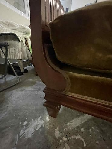 Stilske sofe: Antikvanska ležaljka/sofa od punog drveta moguca je dostava - na lalafo.rs — 4 Stilske sofe: Antikvanska ležaljka/sofa od punog drveta moguca je dostava - — 4