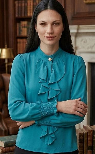 Elegantna ženska bluza u petrolej plavoj boji, klasičnog kroja sa na lalafo.rs Elegantna ženska bluza u petrolej plavoj boji, klasičnog kroja sa