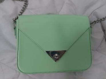 Tašna Mona, zelene boje, kao nova, jednom nošena na lalafo.rs — 1 Tašna Mona, zelene boje, kao nova, jednom nošena — 1