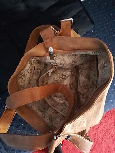 eko koza sa: Ženska torba preko ramena u boji karamela. - Materijal: eko koža sa na lalafo.rs — 2 eko koza sa: Ženska torba preko ramena u boji karamela. - Materijal: eko koža sa — 2