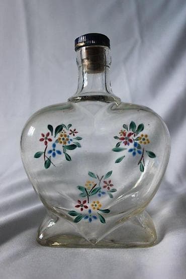 STARA FLAŠA ZA PIĆE U OBLIKU SRCA, RUČNO OSLIKANA | Stara flaša za na lalafo.rs STARA FLAŠA ZA PIĆE U OBLIKU SRCA, RUČNO OSLIKANA | Stara flaša za