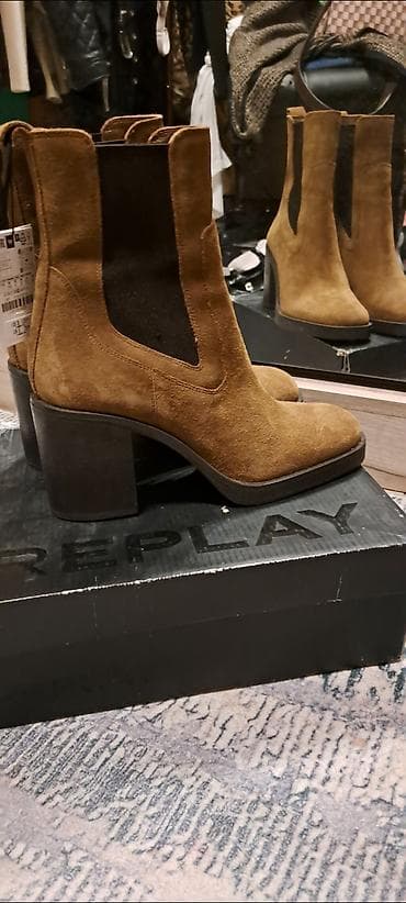 ZARA chelsea čizmice sa visokom štiklom - Model: chelsea čizme sa na lalafo.rs — 1 ZARA chelsea čizmice sa visokom štiklom - Model: chelsea čizme sa — 1