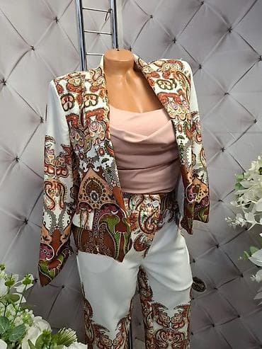 Ženski komplet – sako i pantalone sa printom
Cena kompleta 3200 din na lalafo.rs — 4 Ženski komplet – sako i pantalone sa printom
Cena kompleta 3200 din — 4