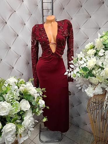 Elegantna bordo večernja haljina sa dubokim V izrezom i ukrasnim na lalafo.rs Elegantna bordo večernja haljina sa dubokim V izrezom i ukrasnim