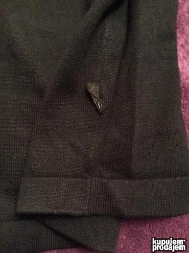 Original Hugo Boss džemper – veličina L - Sastav: 65% vuna (wolle) na lalafo.rs — 4 Original Hugo Boss džemper – veličina L - Sastav: 65% vuna (wolle) — 4