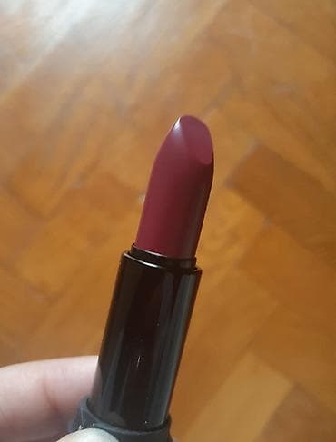 Ruž za usne Deborah Rosseto Atomic red mat 21 U mat bordo crvenoj na lalafo.rs — 6 Ruž za usne Deborah Rosseto Atomic red mat 21 U mat bordo crvenoj — 6