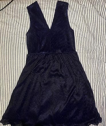 Crno plava svecana haljina Velicina S Nenosena Slanje postexpresom na lalafo.rs — 1 Crno plava svecana haljina Velicina S Nenosena Slanje postexpresom — 1