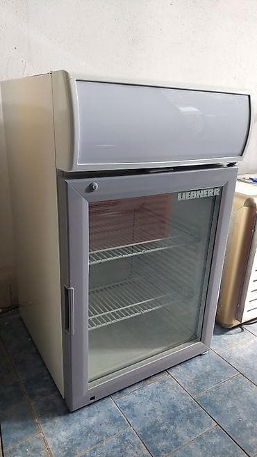 Liebherr mini rashladna vitrina sa staklenim vratima – idealna za na lalafo.rs — 4 Liebherr mini rashladna vitrina sa staklenim vratima – idealna za — 4