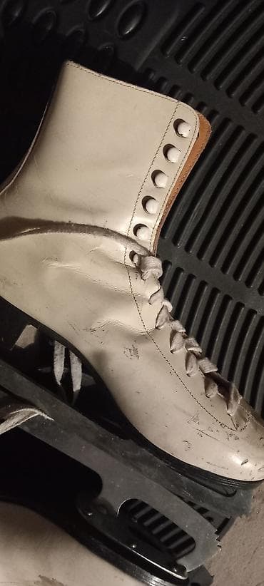 Klizaljke za led u dobrom stanju. Novi Beograd na lalafo.rs — 4 Klizaljke za led u dobrom stanju. Novi Beograd — 4