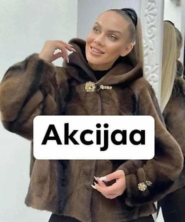 Bundica sa kapuljačom – kratki kroj, raskošna tekstura u nijansama na lalafo.rs Bundica sa kapuljačom – kratki kroj, raskošna tekstura u nijansama