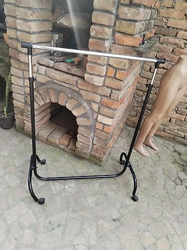 Kitchen furniture: Stalak za odeću na točkićima - Konstrukcija: čelični ram u crnoj boji at lalafo.rs — 1 Kitchen furniture: Stalak za odeću na točkićima - Konstrukcija: čelični ram u crnoj boji — 1