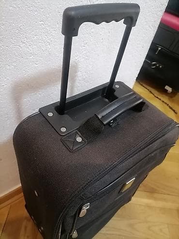 Kofer manji platneni crni na točkiće oko 55 /40 /20 ispravan. BILL na lalafo.rs — 4 Kofer manji platneni crni na točkiće oko 55 /40 /20 ispravan. BILL — 4