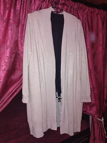Kardigan duži M/L nošen par puta bež boje na lalafo.rs Kardigan duži M/L nošen par puta bež boje