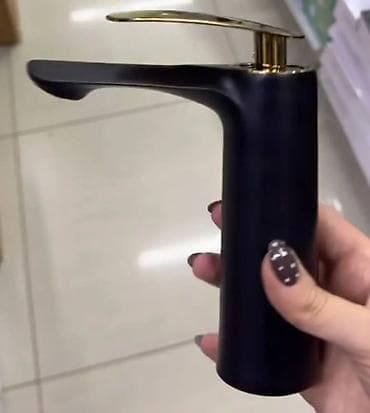 Moderan single-lever slavinski mešač za lavabo - Tip: Jednoručna na lalafo.rs Moderan single-lever slavinski mešač za lavabo - Tip: Jednoručna