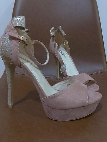 Women's Footwear: Puder roze,sa ukrasnom masnom,visoke potpetice,idealno za matursko at lalafo.rs — 2 Women's Footwear: Puder roze,sa ukrasnom masnom,visoke potpetice,idealno za matursko — 2