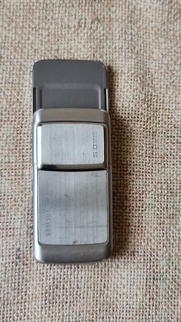 Samsung klizni mobilni telefon (klasik sa numeričkom tastaturom) - na lalafo.rs — 6 Samsung klizni mobilni telefon (klasik sa numeričkom tastaturom) - — 6