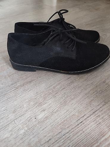 Crne cipele na pertlanje, prevrnuta koža i koža, br. 37, nošene at lalafo.rs — 2 Crne cipele na pertlanje, prevrnuta koža i koža, br. 37, nošene — 2
