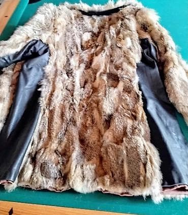 . Bunda polarne malo nošena Vel M /L jako topla i neobičan model na lalafo.rs — 5 . Bunda polarne malo nošena Vel M /L jako topla i neobičan model — 5