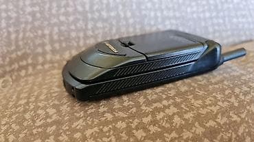 Motorola preklopni mobilni telefon (klap), klasični model sa spoljnjom at lalafo.rs — 4 Motorola preklopni mobilni telefon (klap), klasični model sa spoljnjom — 4