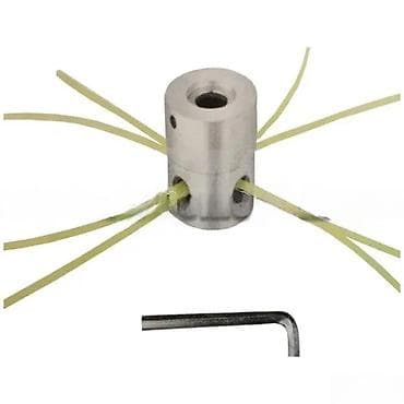 Univerzalna glava za trimer, dizajnirana za efikasno košenje. Glava je na lalafo.rs Univerzalna glava za trimer, dizajnirana za efikasno košenje. Glava je