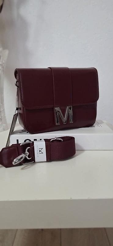Mona torbicaa
A klasa
4300 din Akcija
22x16 at lalafo.rs — 1 Mona torbicaa
A klasa
4300 din Akcija
22x16 — 1