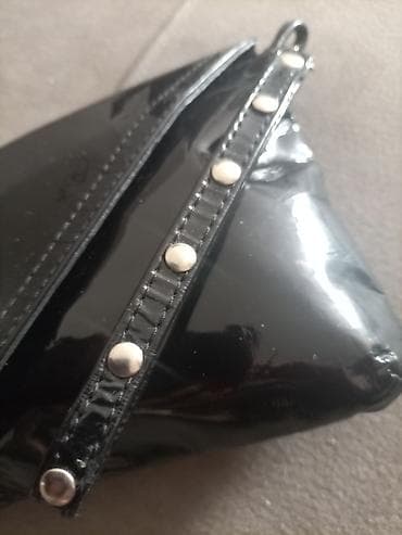 cista koza broj: Mona crna lakovana svečana tašnica limitirana serija u čast teniserke na lalafo.rs — 2 cista koza broj: Mona crna lakovana svečana tašnica limitirana serija u čast teniserke — 2