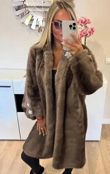 Ženska dugačka bunda sa kapuljačom, u toploj taupe/braon nijansi. - na lalafo.rs Ženska dugačka bunda sa kapuljačom, u toploj taupe/braon nijansi. -