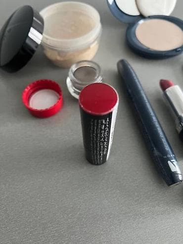 Avon sminka novo avon puder novo puder sa ogledalo i aplikatorom na lalafo.rs — 7 Avon sminka novo avon puder novo puder sa ogledalo i aplikatorom — 7